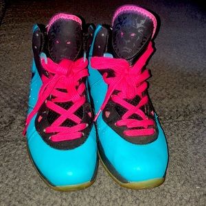 Lebron 8 heat mids‼️💯